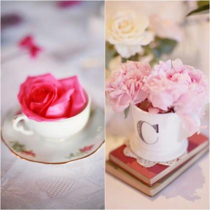 Quelques fleurs dans mon service à thé…