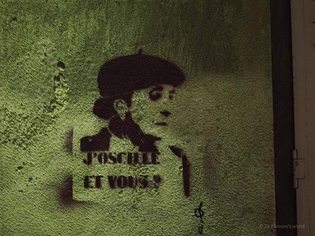 PARIS : Louise Bourgeois oscille...