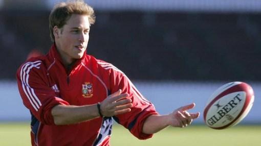 le prince william jouant au rugby