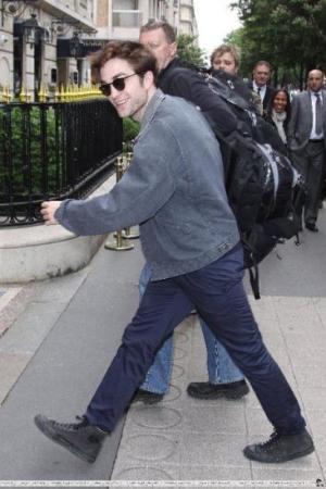 Robert Pattinson prés pour l'avant première au Grand Rex