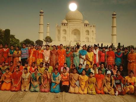 Déguisée en madame... Déguisée en madame...