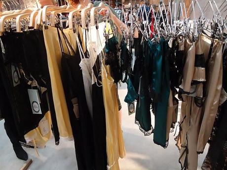 Déguisée en madame... Déguisée en madame...