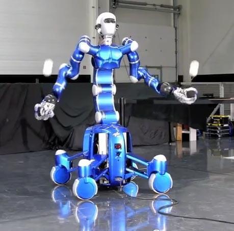 Le robot domestique Justin Rollin’ toujours plus perfectionné