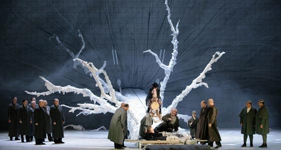 Le Parsifal  mis en scène par Peter Konwitschny au Bayerische Staatsoper comble toutes les attentes.