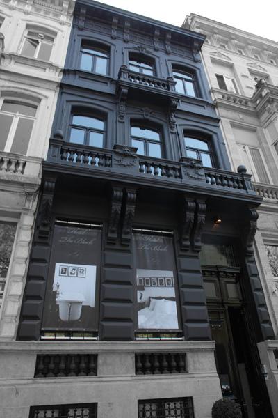 facade-Hotel-the-black-Anvers-Europe-de-L-ouest-Belgique-hoosta-magazine-paris