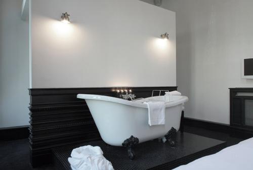 bath-room-2-Hotel-the-black-Anvers-Europe-de-L-ouest-Belgique-hoosta-magazine-paris