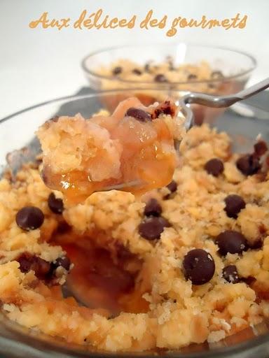 CRUMBLE AUX FRUITS ET AU CHOCOLAT