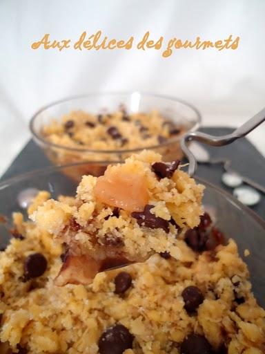 CRUMBLE AUX FRUITS ET AU CHOCOLAT