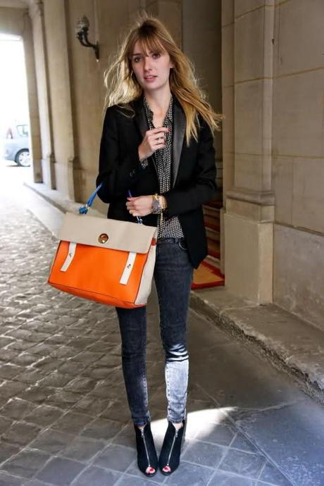 True colors Image and video hosting by TinyPic