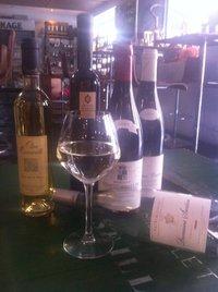 Dégustation et partage.Séance dinitiation à lnologie...Acte 1