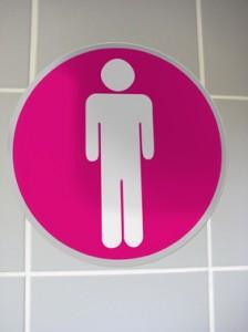 Désolé, les toilettes sont occupées … par les marques !