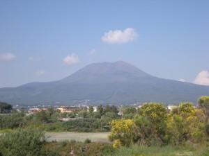 Le volcan se découvre alors que je vais vers la côte Amalfi