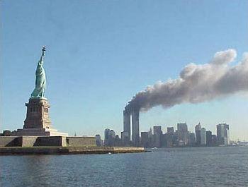 National_Park_Service_9_11_Statue_of_Liberty_and_WTC_fire