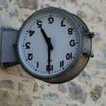 Najac : La pendule est à l'envers... non non, je n'ai pas joué avec l'appareil photo ! P1050509.JPG