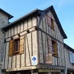 Najac : l'office du tourisme. Nous y avons été reçu par une dame très gentille qui nous a expliqué ce qu'il y avait à voir et qui nous a donné plusieurs brochures. P1050437.JPG