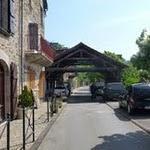 Najac : sur le retour, la route est couverte ... ancienne petite place du marché ? P1050511.JPG