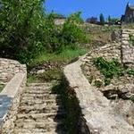 Najac : petit escalier en pierre qui traverse Najac de bas en haut, mais tout ce qui est en haut est comme ce qui est en bas, n'est-ce pas ? P1050500.JPG
