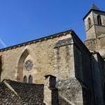 Najac, église saint-jean : L’église, qui adopte le style gothique Languedocien, et dont les proportions sont monumentales, a été élevée à la demande des inquisiteurs Dominicains grâce à la participation des habitants, dont plusieurs, suspectés d’hérésie, ont été condamnés au paiement d’une forte amende pour racheter leurs fautes. P1050479.JPG