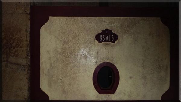 Dans les trous du village