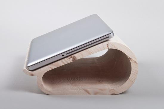 Un support en bois pour votre portable par Dopludo collective - 3
