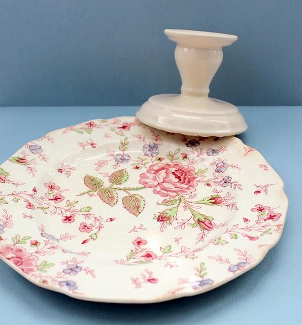 Un présentoir a gâteaux top vintage