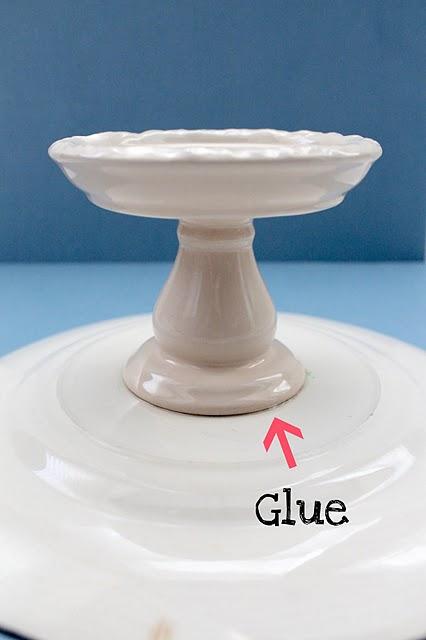 Un présentoir a gâteaux top vintage