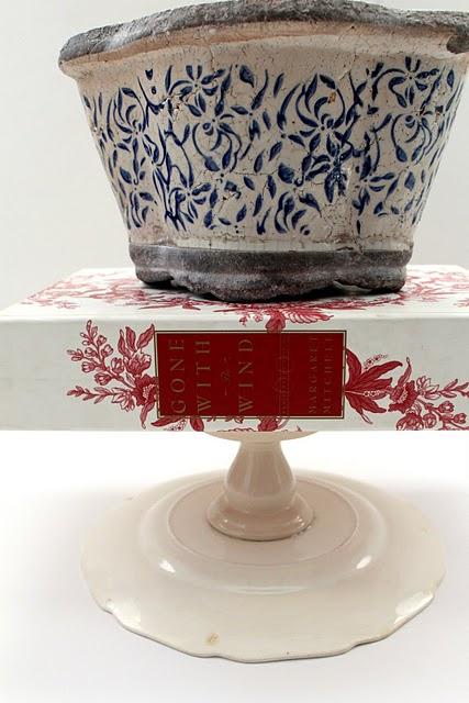 Un présentoir a gâteaux top vintage