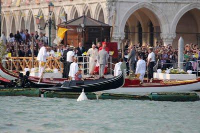 La visite du Pape Benoit XVI dans le Nord Est : dimanche 8 mai