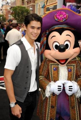 Boo Boo Stewart à l'avant première de Pirates des Caraïbes