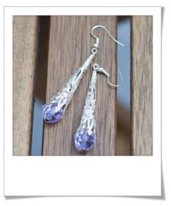 boucles d'oreilles en filigranes argentĂŠs et perles violettes