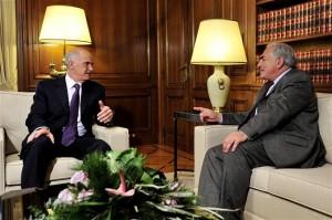 Le Premier ministre grec George Papandreou et le directeur général du FMI Dominique Strauss-Kahn
