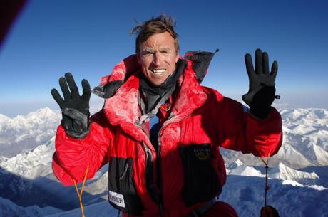 everest Voici le premier tweet envoyé du toit du monde !