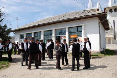 Sortie de messe en Maramures