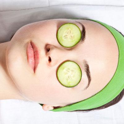 rby_at_home_spa_cucumbers_eyes_iStock_de