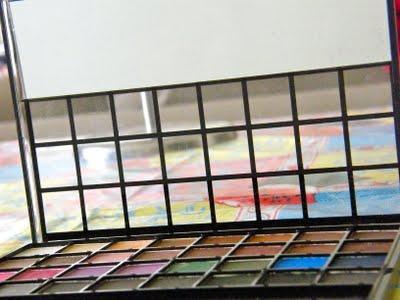 ELF : palette 32 couleurs a 6 euros et les pinceaux