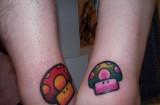 mackenzie and boyfriend mario mushroom 160x105 Des tatouages geek !