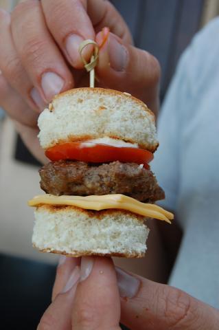 Brochettes party: mini burger pour l'apéro