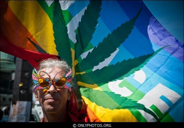Manif-legalisation-drogues-douces-005