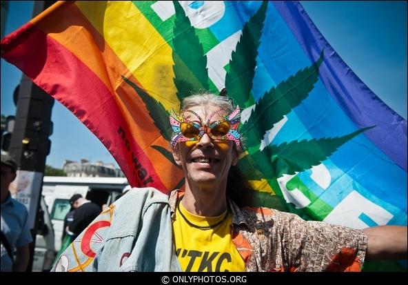 Manif-legalisation-drogues-douces-006