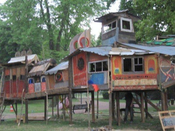 Cabanes sur pilotis, Thionville, Malartre