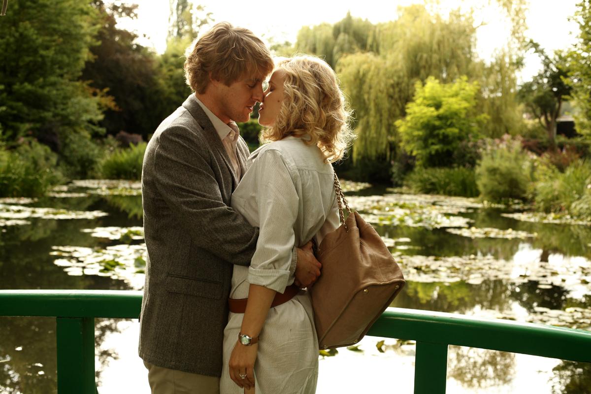 Owen Wilson & Rachel McAdams. Mars Distribution