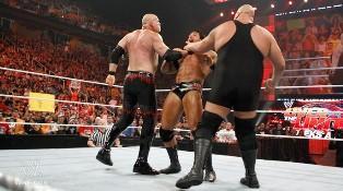 Kane et Big Show s'y mettent à deux pour punir Mason Ryan et les New Nexus