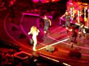 micro Jennifer Lopez coupe plein live Wango Tango..