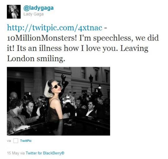 gaga 10 540x512 10 millions de followers sur Twitter pour Lady Gaga
