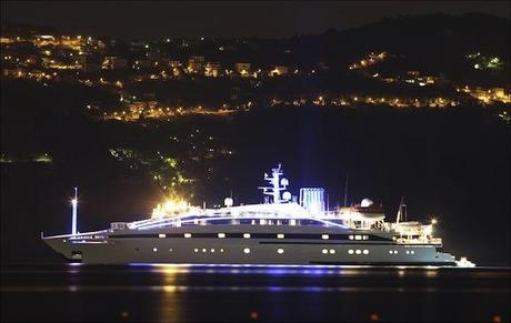 Pharrell x son Yacht x son studio dans son Yacht... http://bbcicecream.com/blog/wp-content/uploads/2011/05/Yacht_505882j.jpg