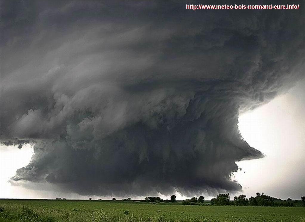 http://www.meteo-bois-normand-eure.info/images/tornade3x.jpg