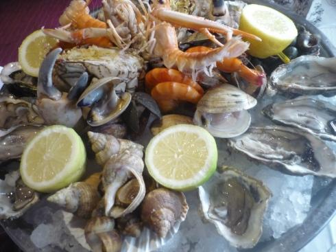 « Les Assiettes de Juliette » : « Charlot : les fruits de mer sur un plateau »