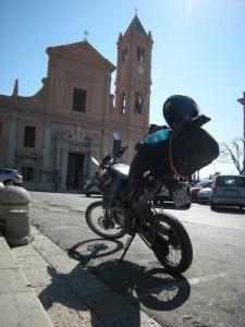 ma moto 125 devant l'église de Termini imerese
