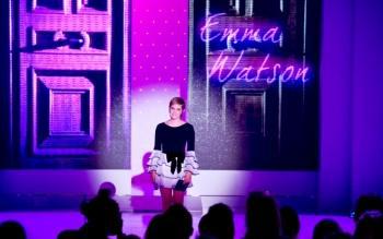 Emma Watson en maîtresse de cérémonie pour Lancôme, Paris Emma Watson en maîtresse de cérémonie pour Lancôme, Paris