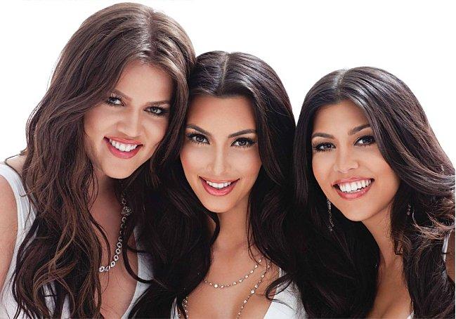 kardashian-sisters-vegas-bikini-006.jpg